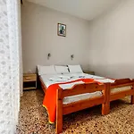 Patra Skala Prinou アパート Prínos