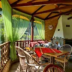 Patra Skala Prinou アパート